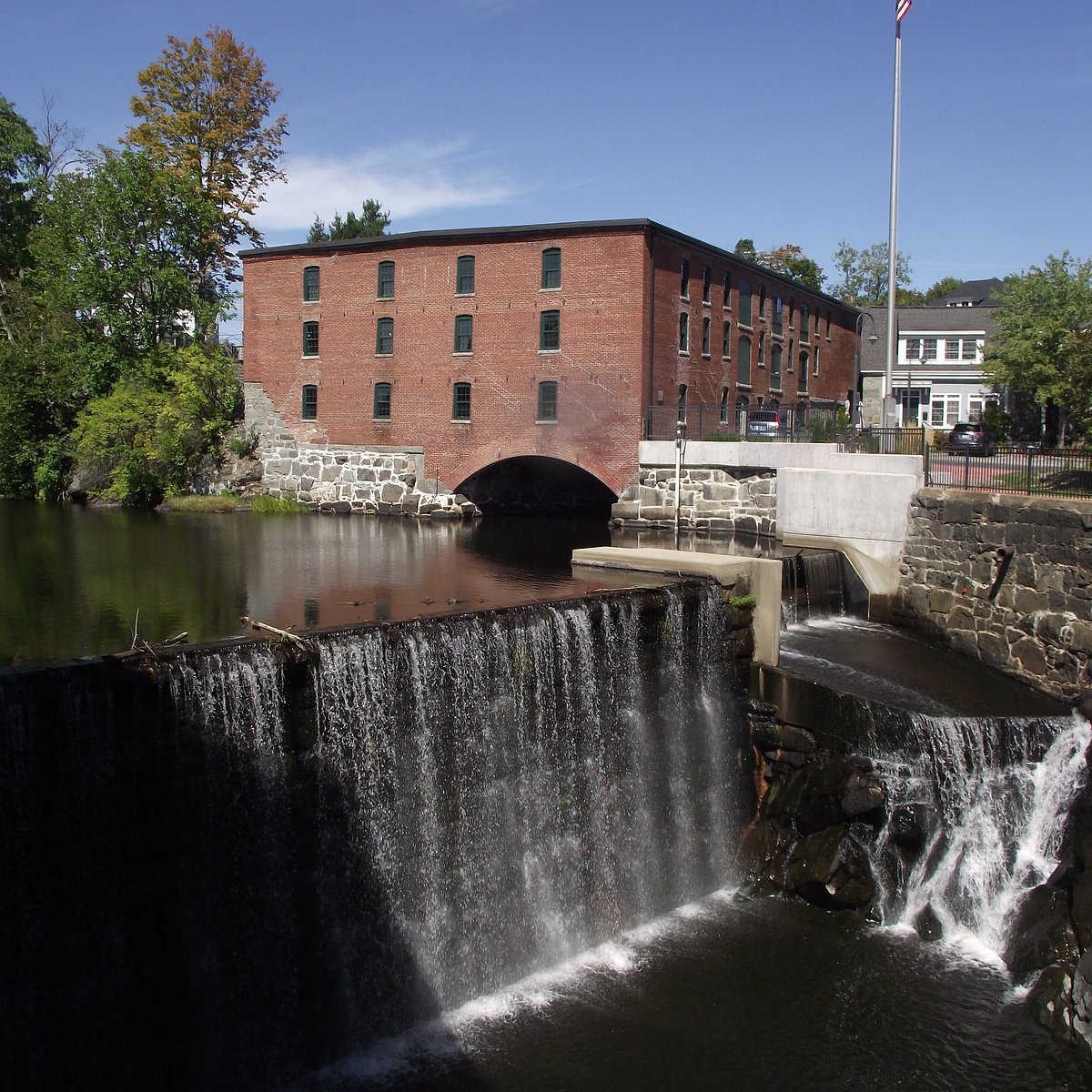 Macallen Dam on the Lamprey River